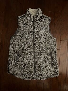 Thread & Supply Light Gray Sherpa Zip Vest